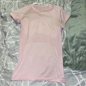 Lululemon short sleeve shirt